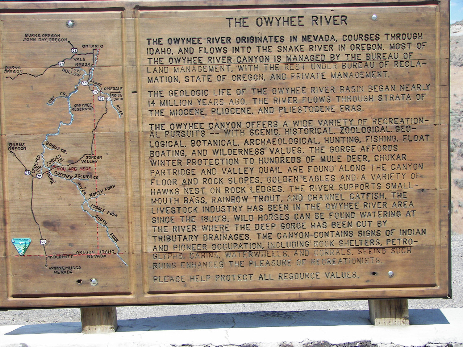 Information sign about the Owyhee river on Highway 95